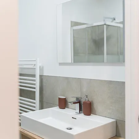 Apartment Delight - A Perfect Gateaway At Lecco